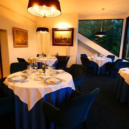 Hostellerie Restaurant Les Gorges De L'Aveyron Bruniquel Экстерьер фото