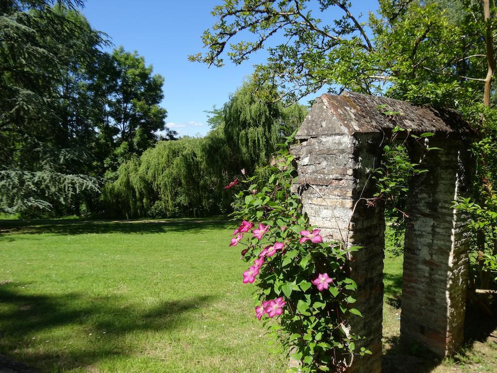 Hostellerie Restaurant Les Gorges De L'Aveyron Bruniquel Экстерьер фото